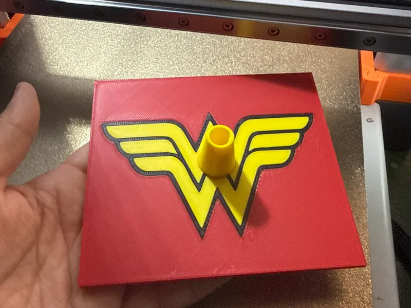 Wonderwoman Pen Stand