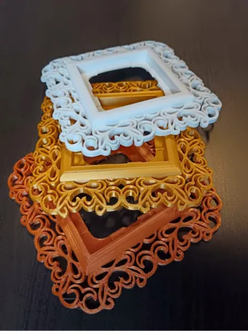Letrero o emblema decorativo: Jugendstil-Rahmen für Busch-Jaeger - Filigran Ed. — vista de referencia 2