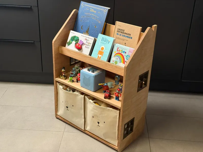 Kids Bookshelf with 3D Printed Windows