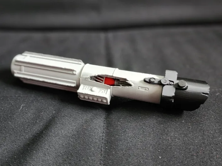 Darth Vader lightsaber - damaged - Exposed crystal