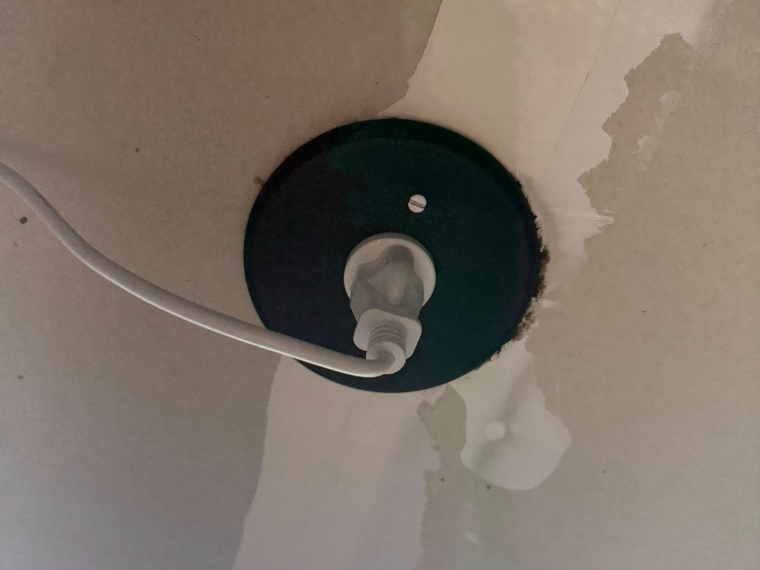 Keystone light socket sized single outlet cover