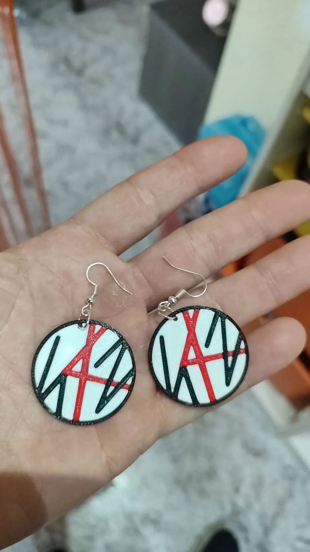 Pendientes Logo Stray kids view 2