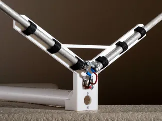 K6GQP 137MHz V-dipole chassis for polar satellites