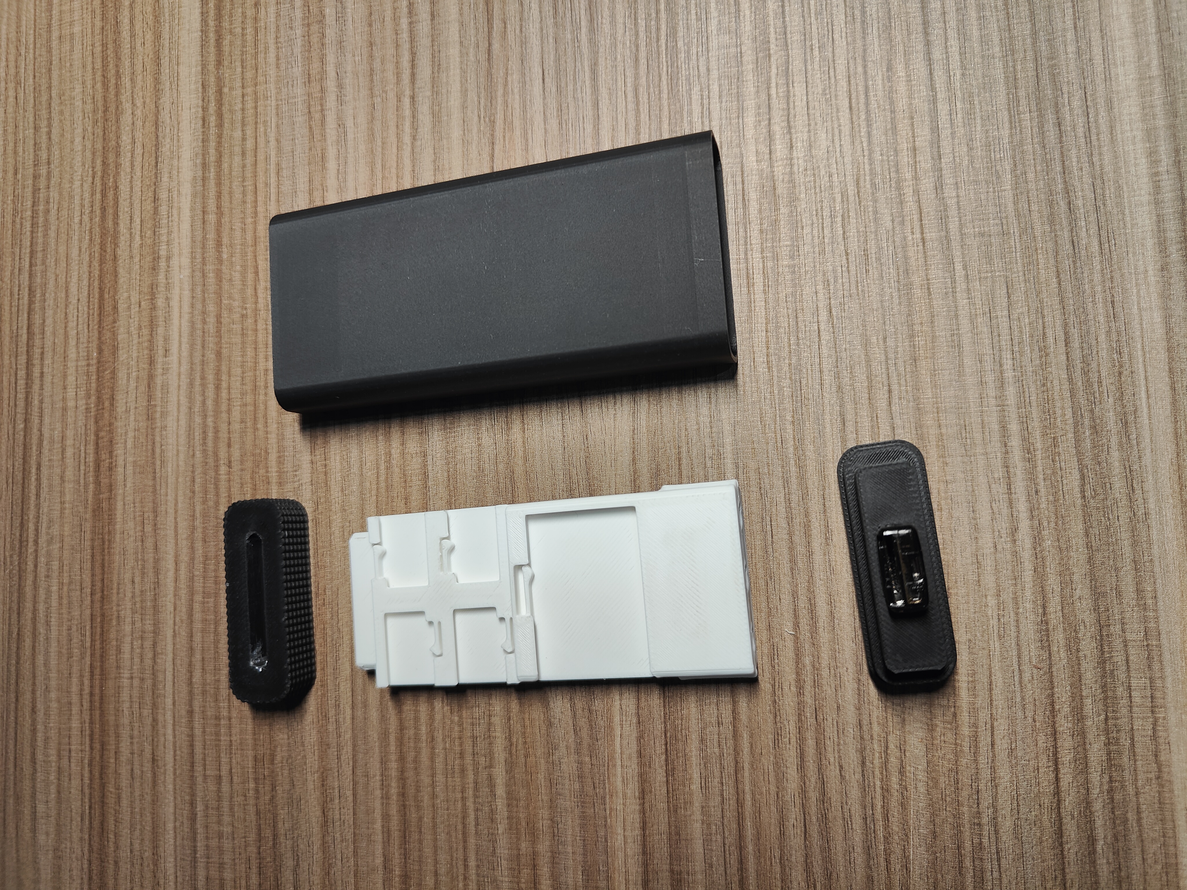 Miniatura 2 do modelo 3D SD/TF卡收纳盒带读卡器槽