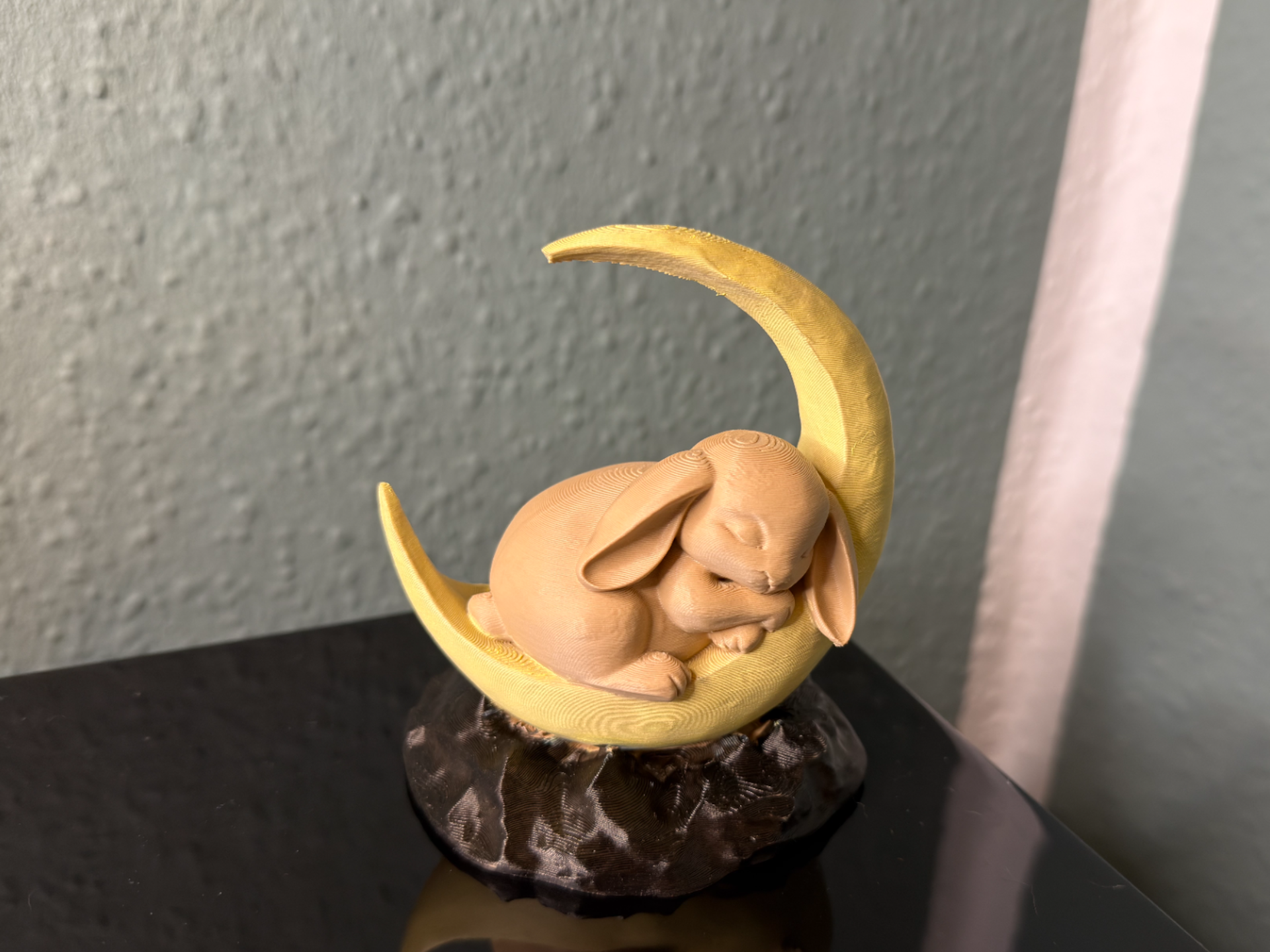 Schlafender Hase auf Mond