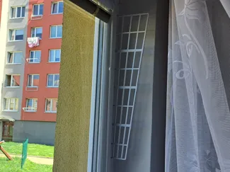 Window protection grille for cats