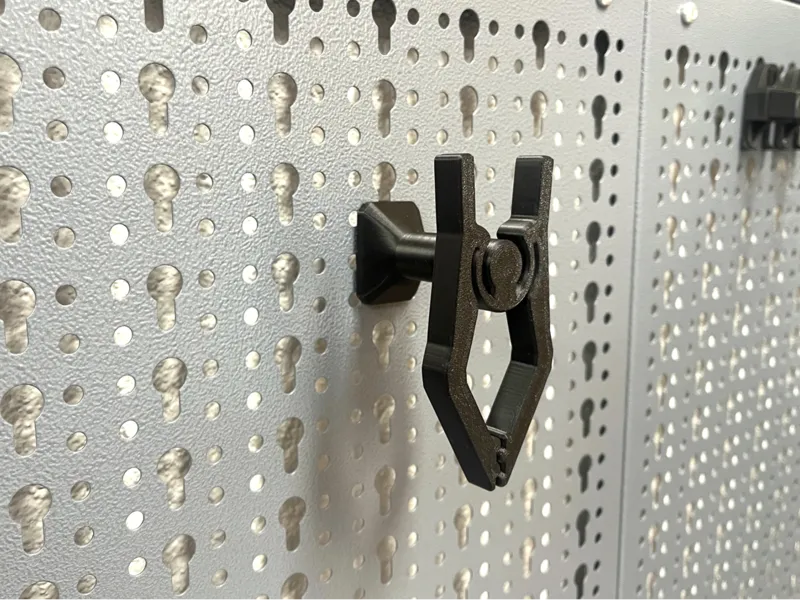 Clip for Kupper pegboard