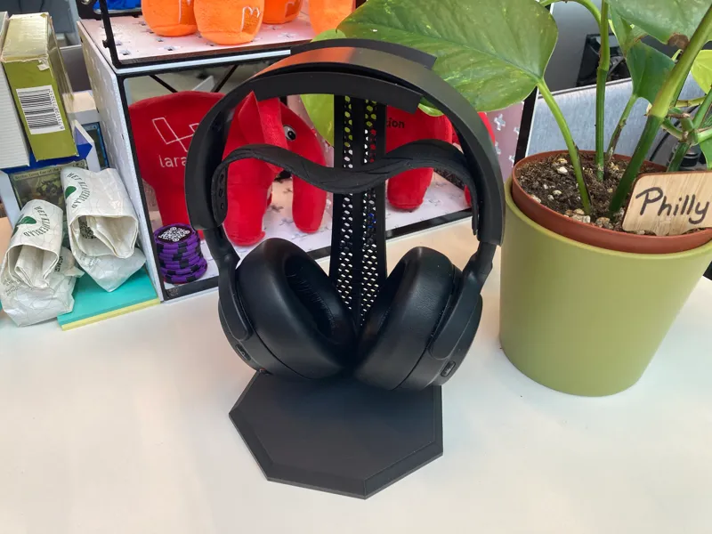 Headphone stand