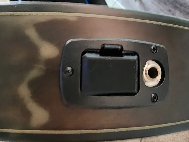 Ibanez AEWC32FM 9v Battery Holder