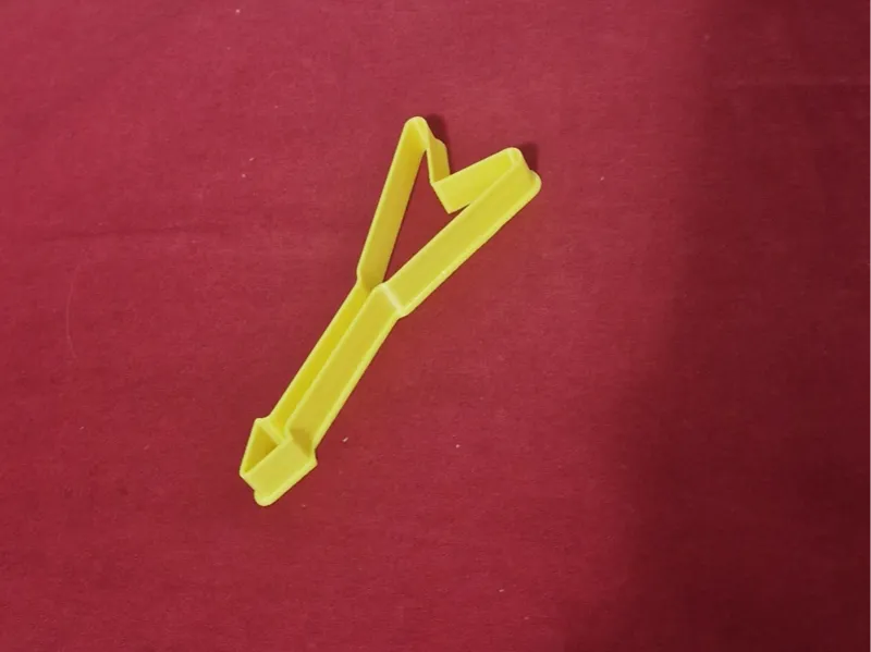 chitarra strana a triangolo per dolci