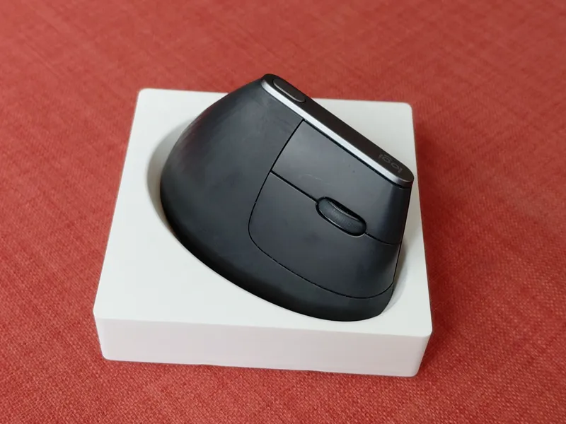 Logitech MX Vertical Gridfinity base