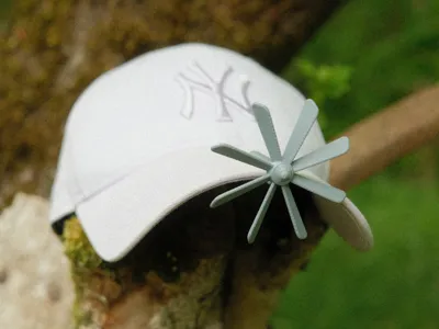 Cap/hat propeller