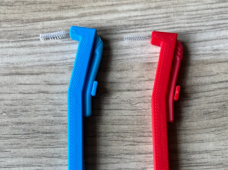 Interdentalbürstenhalter/Zahnbürsten