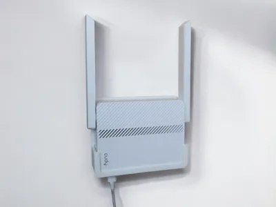 Cudy LT300 modem wall mount