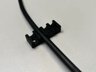 Kabelklemme für zwei, drei und vier Kabel