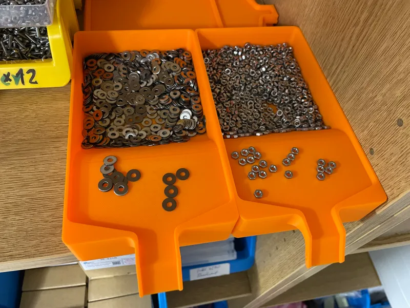 Sorting Counting Box for Small Parts, Slide Outlet
