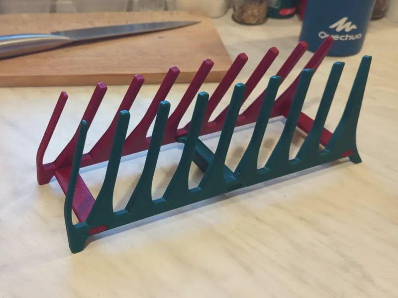 Kitchen sink plate holder