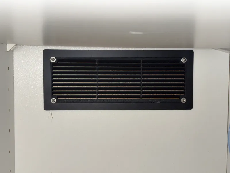 Lüftungsgitter Schrank