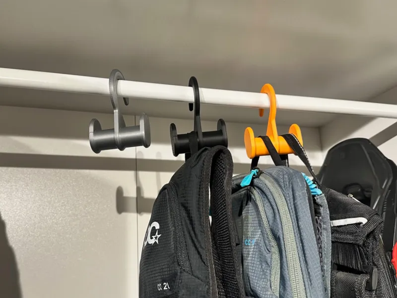 Bag / backpack hanger V2