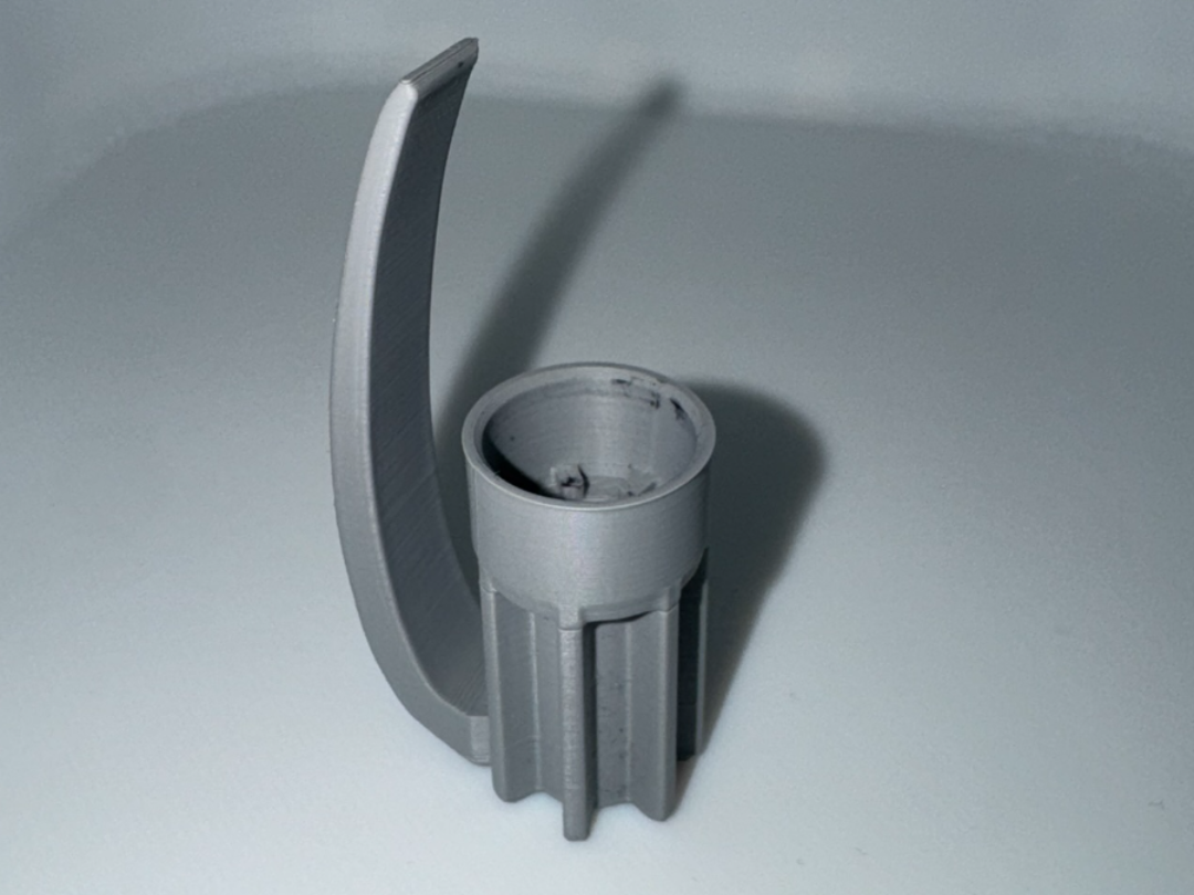 Edding 3000 lid with a clip