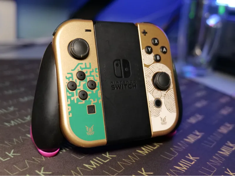 Nintendo Invisible Stand / Holder (Controller)