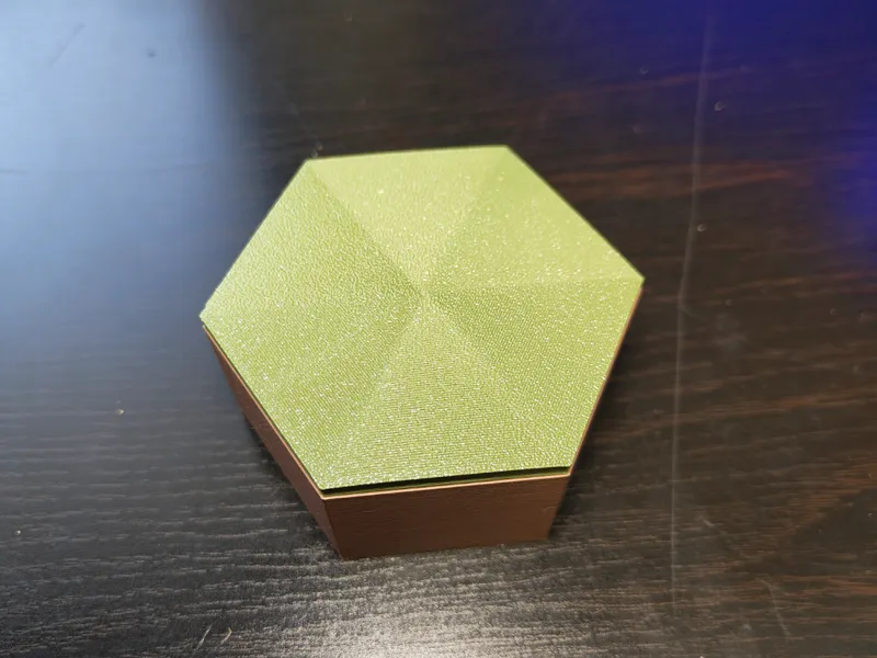 Lidded hexagon box