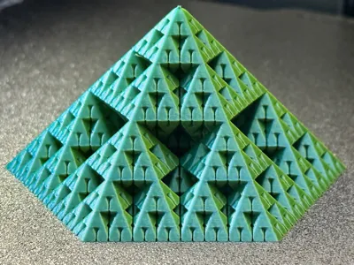 Hexagonal Sierpinski Pyramid | Level 4 | Vase Mode