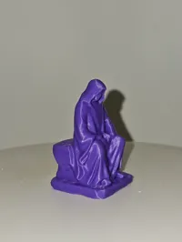 Figurine homme encapuchonné assis — photo 3