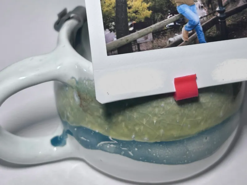Mini Mug Clip – Photo Holder for Cups & Small Pots