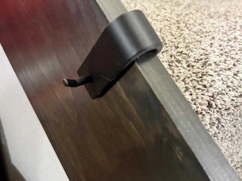 Note/light hanging clip