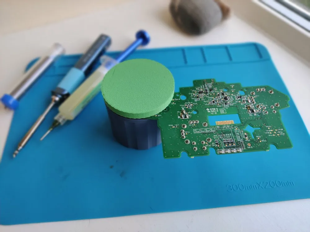 PCB clamp holder (weighted) by PriscoRulez - MakerWorld