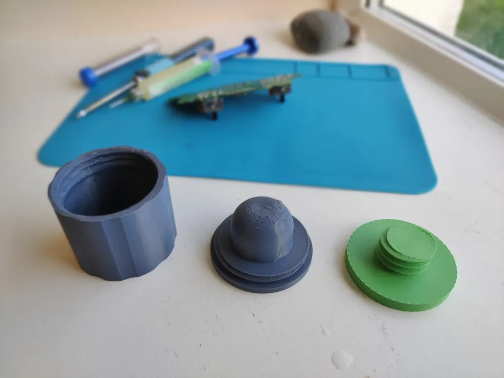 PCB clamp holder (weighted) by PriscoRulez - MakerWorld