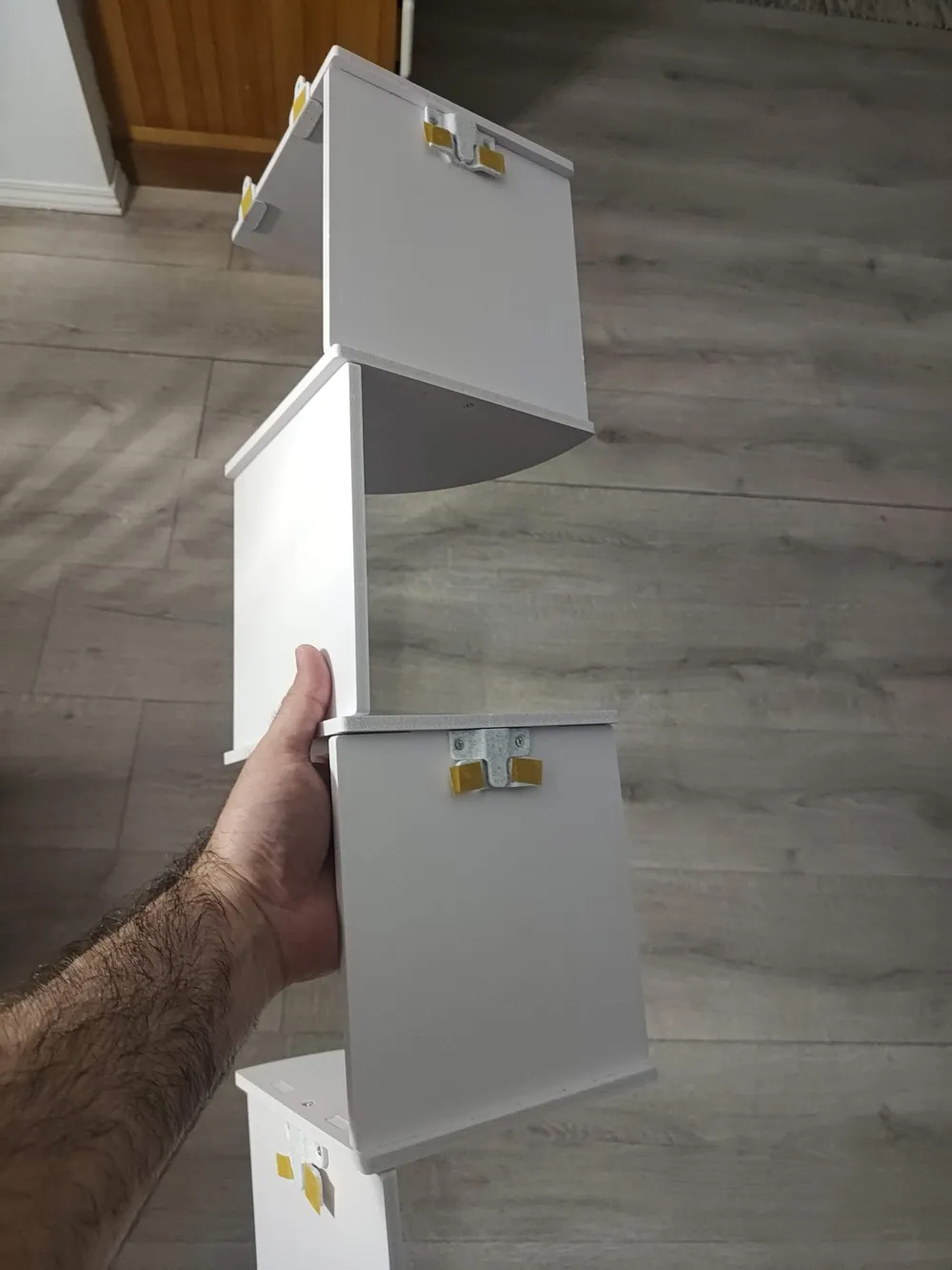 Floating Shelf Mount by Erwin MakerWorld: Download Free 3D Models