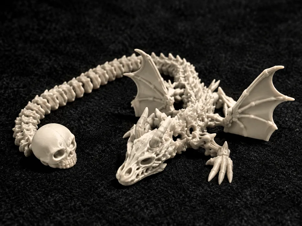 Adorno temático: Articulated Bone Dragon. Referencia del modelo original.
