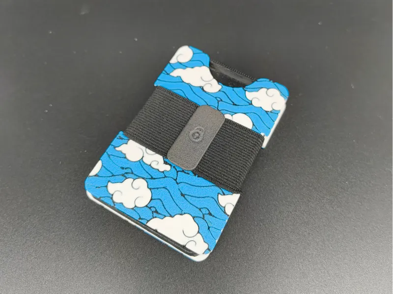 Lockcard wallet with a wave pattern 