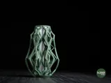 Ваза с изчистен геометричен дизайн