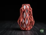 Ваза с изчистен геометричен дизайн