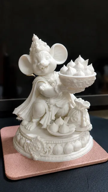 Letrero o emblema decorativo: Mushak with Modak Bowl — vista de referencia 3
