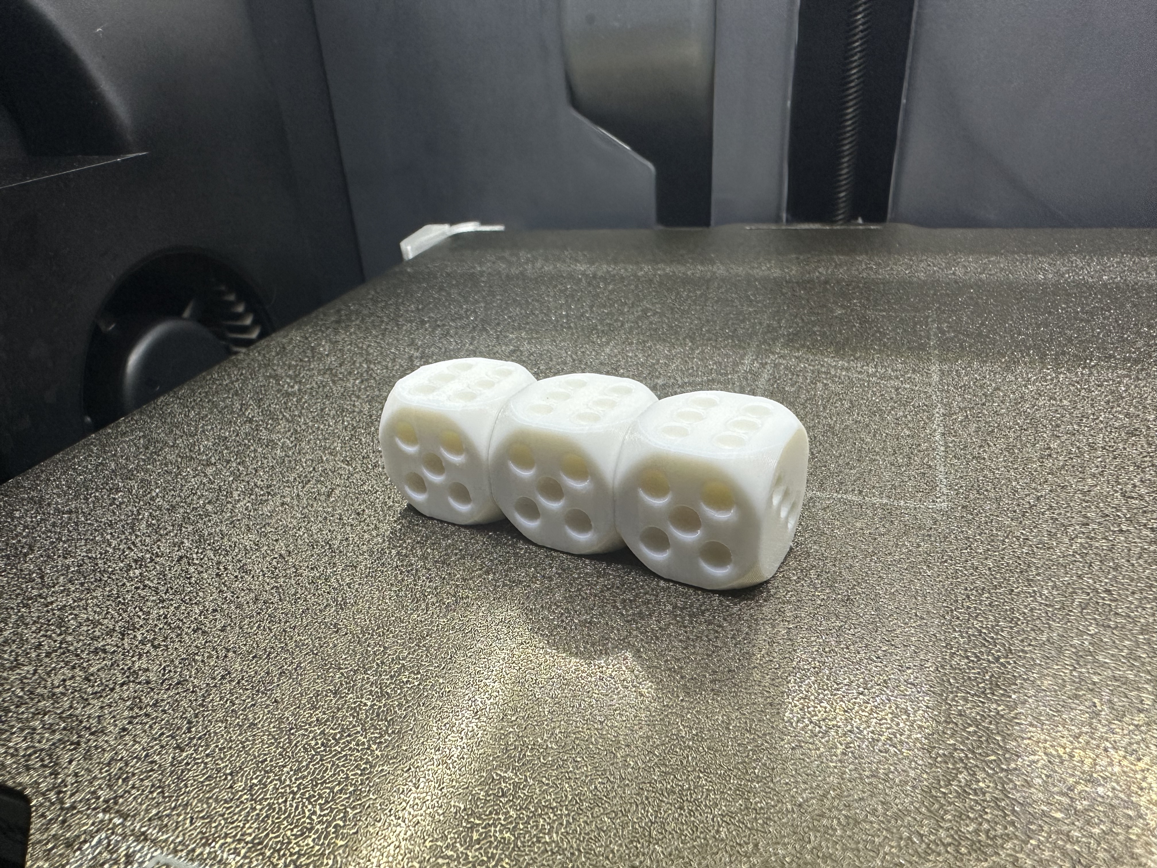Miniatura 1 do modelo 3D 筛子 色子 多款颜色 2cm尺寸 （ 实心 耗材9g）