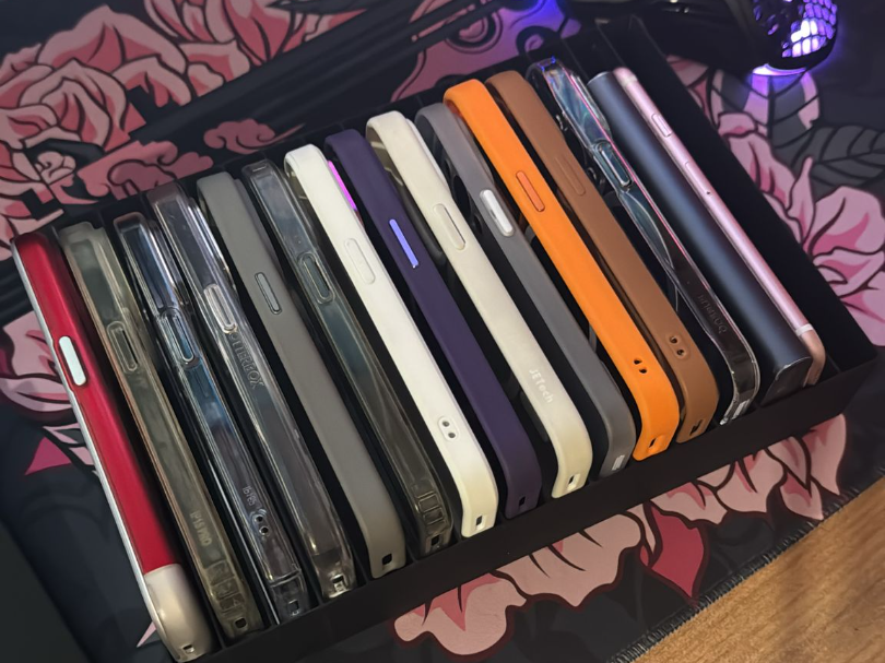 iPhone 15 Pro Case Storage (16 Slots)