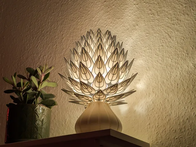 PrismaPetal V2 - A Fully 3D Printed Lamp