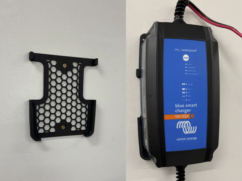 Victron blue smart charger 25A wall mount