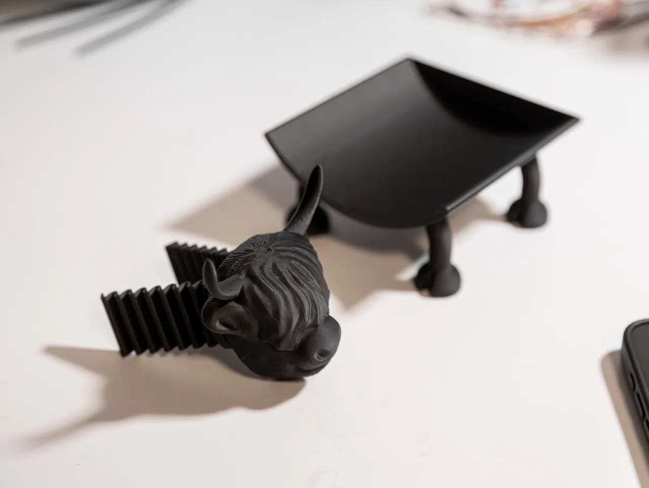 Stylish Highland Cow - Toilet paper holder view 4