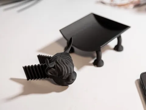 Stylish Highland Cow - Toilet paper holder view 4
