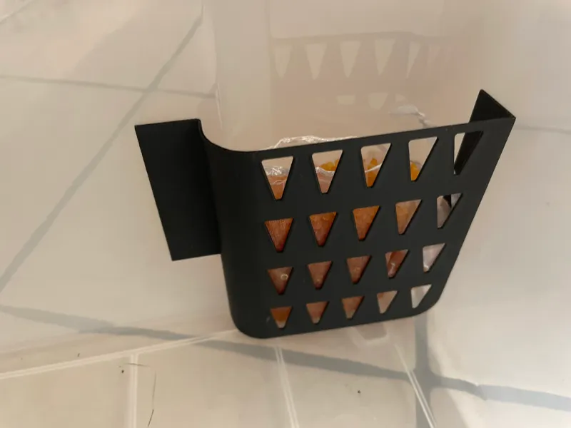Desiccant separator for 50L Iris Ohyama boxes