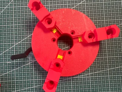 Three-jaw chuck