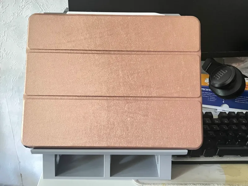 Ergonomic Ipad M4 pro stand 
