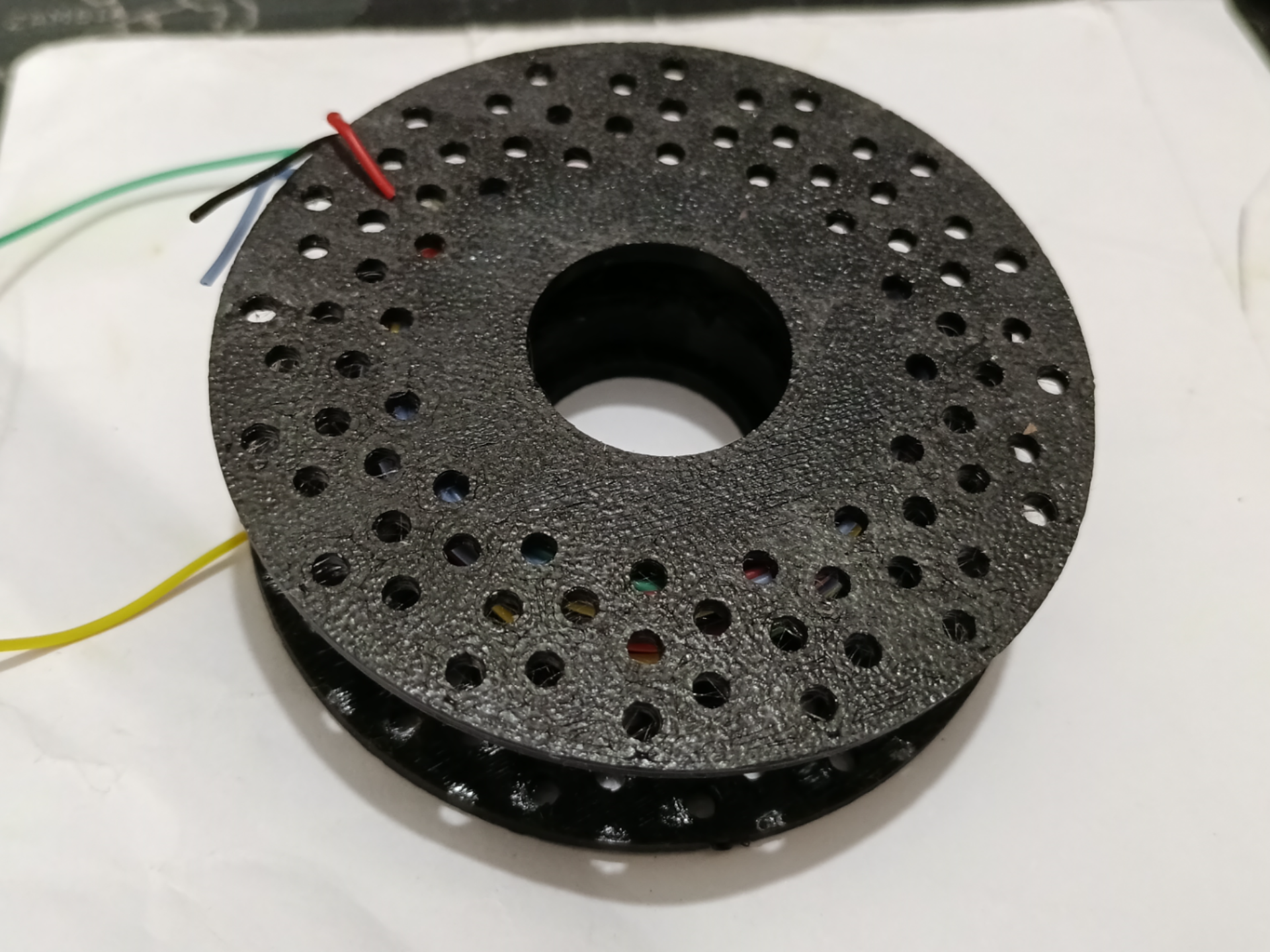 Twist-To-Lock Cable Organizer & Spool