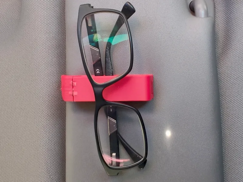 Porta occhiali da auto