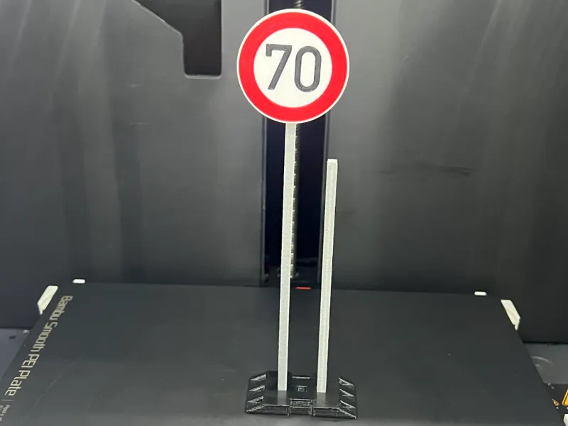 Verkehrszeichen 274-70: Zulässige Höchst­geschw.